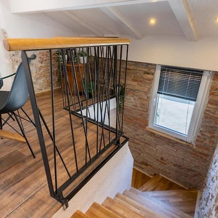 Apartments Rose Cres Εξωτερικό φωτογραφία
