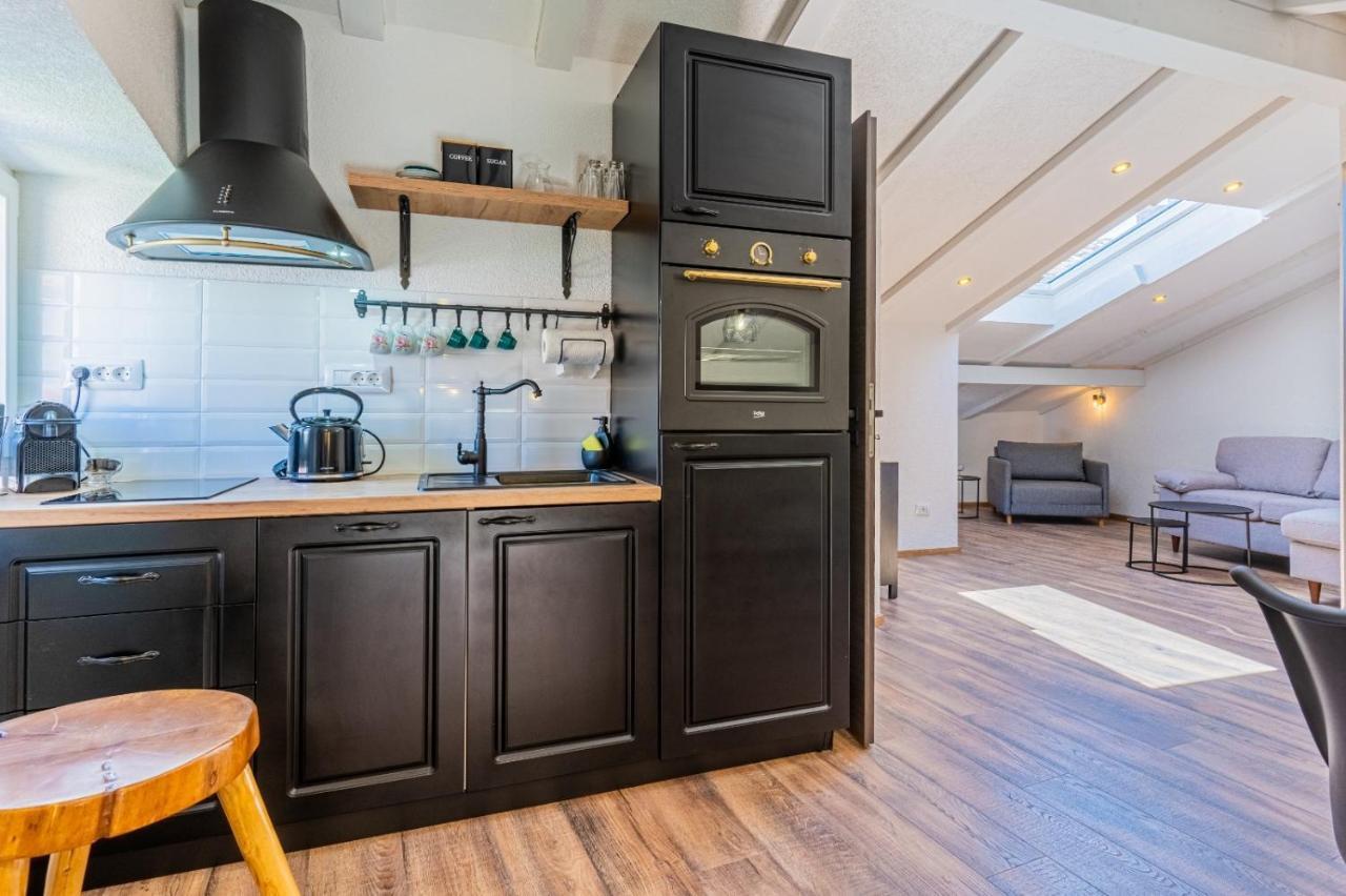 Apartments Rose Cres Εξωτερικό φωτογραφία