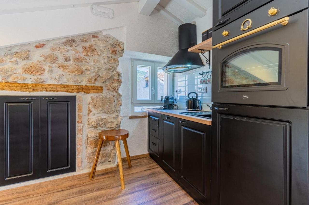 Apartments Rose Cres Εξωτερικό φωτογραφία