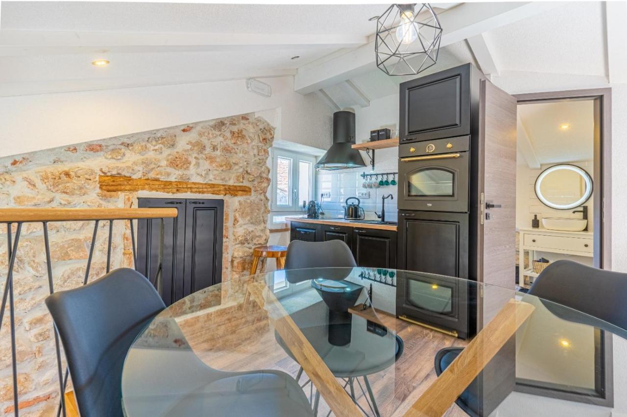Apartments Rose Cres Εξωτερικό φωτογραφία