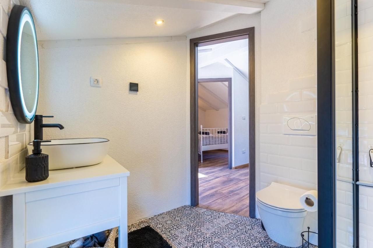 Apartments Rose Cres Εξωτερικό φωτογραφία