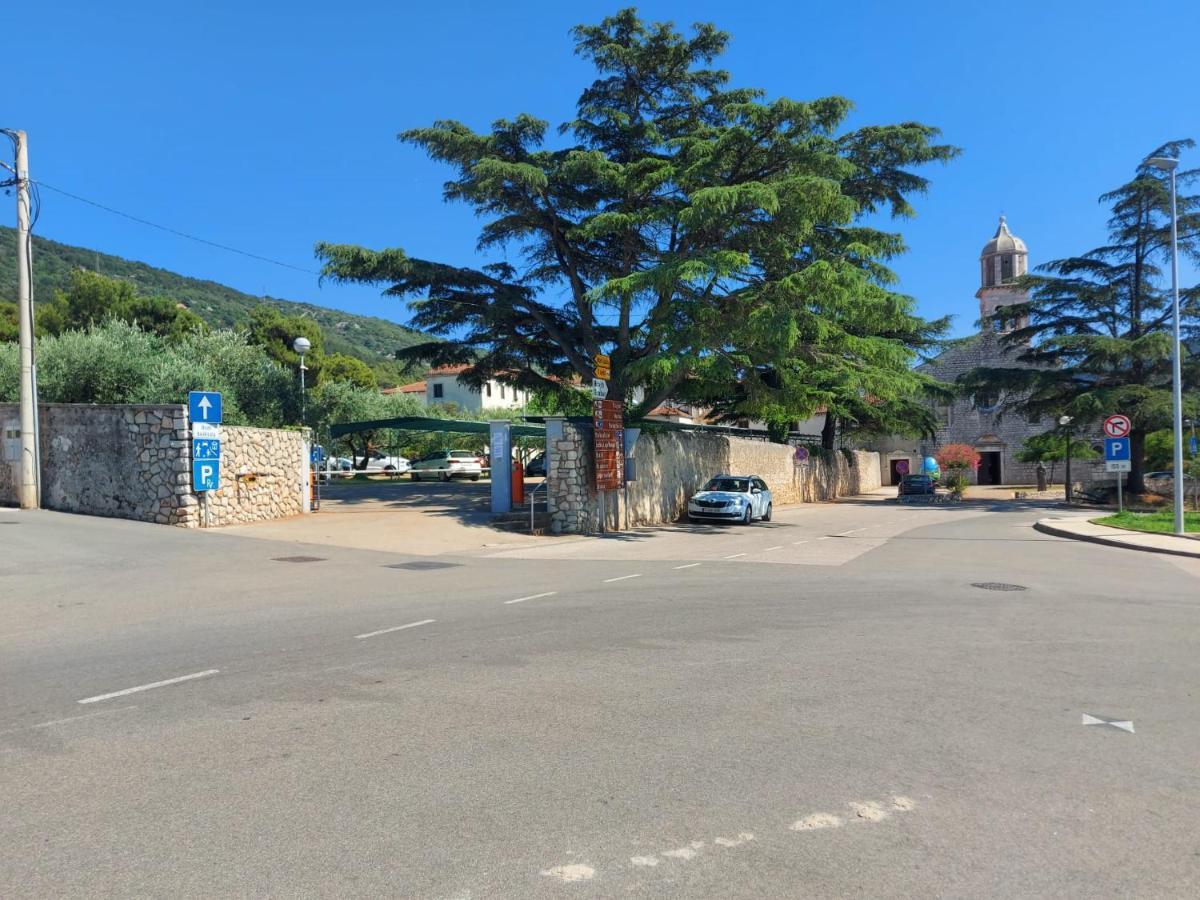 Apartments Rose Cres Εξωτερικό φωτογραφία