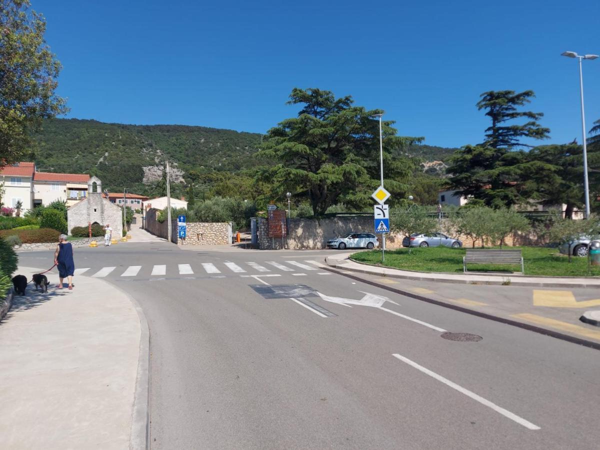 Apartments Rose Cres Εξωτερικό φωτογραφία